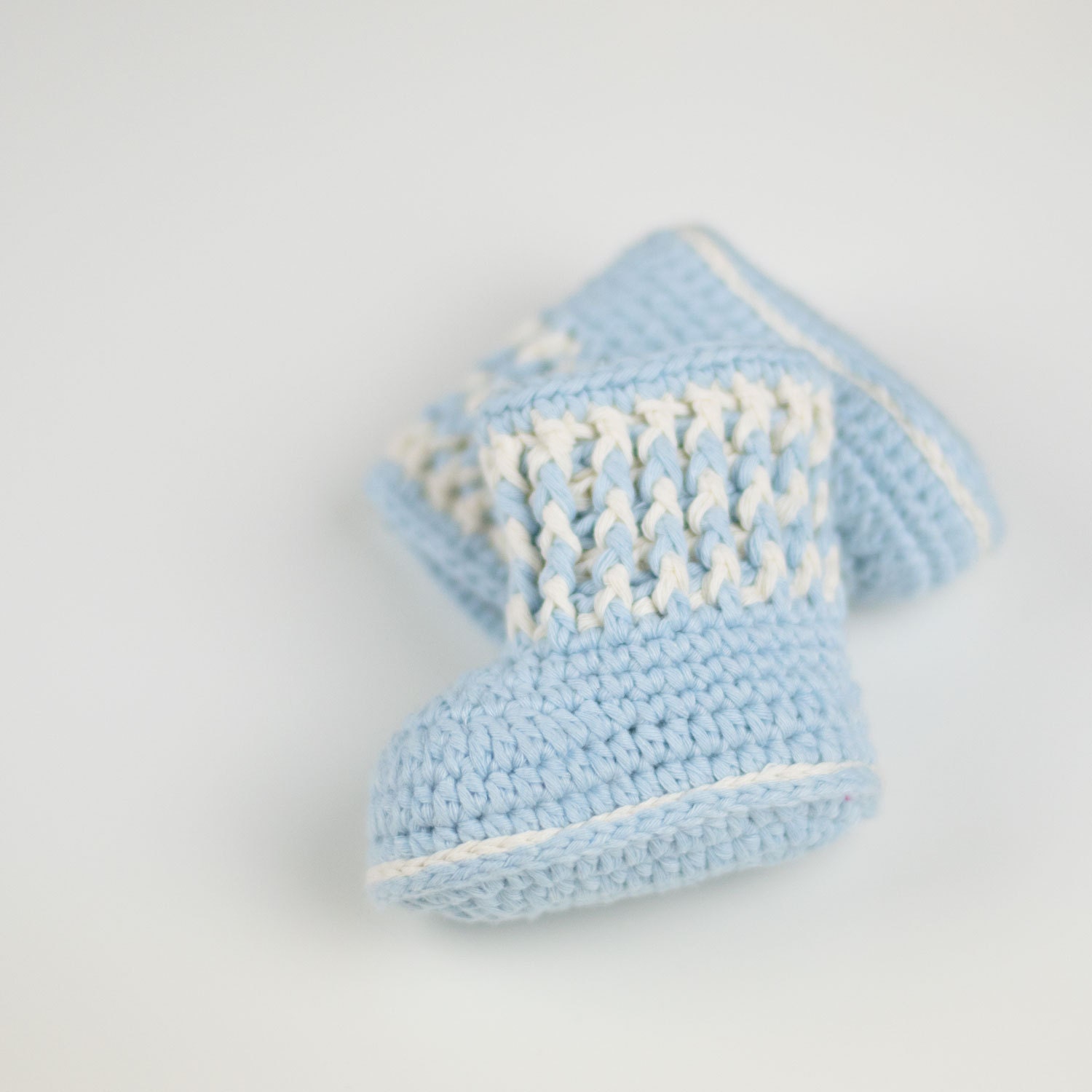 CROCHET PATTERN Crochet Baby Booties Ribbed Luck Baby