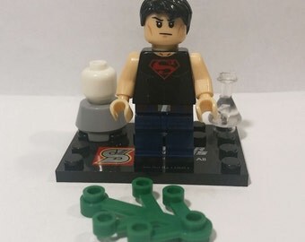 superboy minifigure