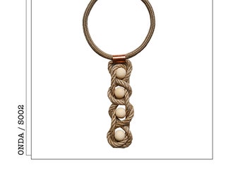 G002//raw//string necklace wooden beads