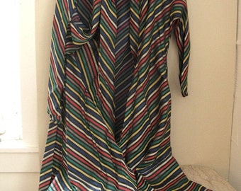 vintage 1940's women's dressing robe