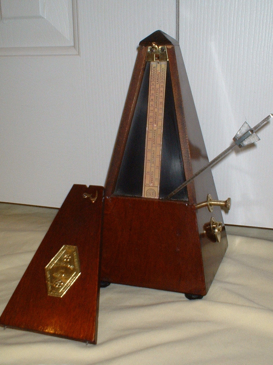Antique Wood Bell Metronome de Maelzel by Seth Thomas Clocks