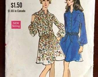 1960's Vogue Day Dress with Button up front Pattern - Bust 34" - No. 7618