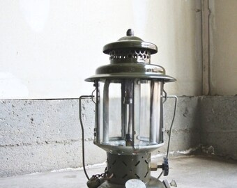 coleman lantern light