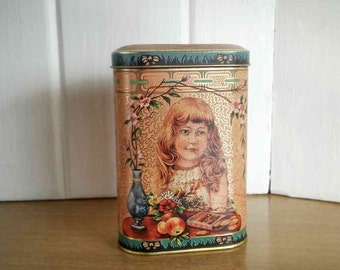 Daher Decorative Wafer Tin, Vintage England Cookie Tin, Victorian Tin, Shabby Chic Tin, Vintage Wafer Tin