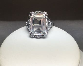 Art Deco Ring White Topaz 10 Kt White Gold