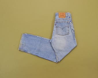 Vintage Levis Jeans, 90s Boyfriend Jeans, Loose Fit Straight Leg Levis, Medium Wash Jeans, Low Rise Jeans, 90s Womens Levis Size 8 / 9