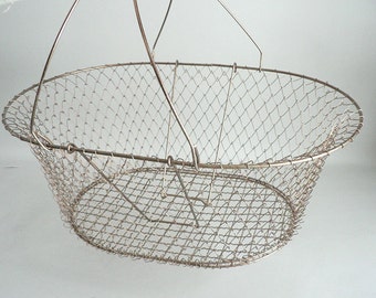 Collapsable Wire Basket With Wood Handles