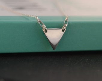 Dainty triangle necklace - Sterling Silver Triangle necklace - Geometric necklace - Minimalist Triangle necklace - Layering necklace