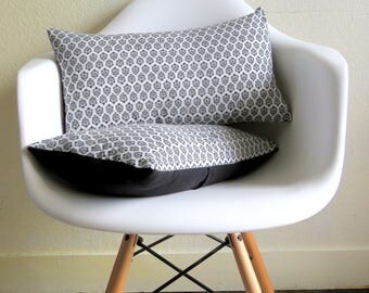 Coussin petites fleurs noires "Elia"
