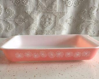 Pyrex Pink Daisy space saver, pink pyrex, vintage pink pyrex, housewarming gift