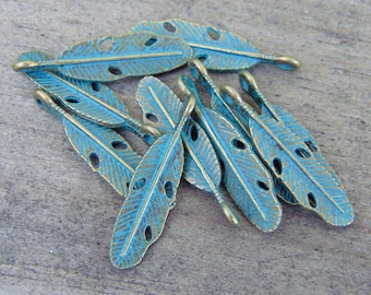 10pc. Patina Feather Charms, Bohemian Style Charms, Small Charms, Boho Charms, Bracelet Charms, Choker Pendant, Blue feathers, #CHRM-018