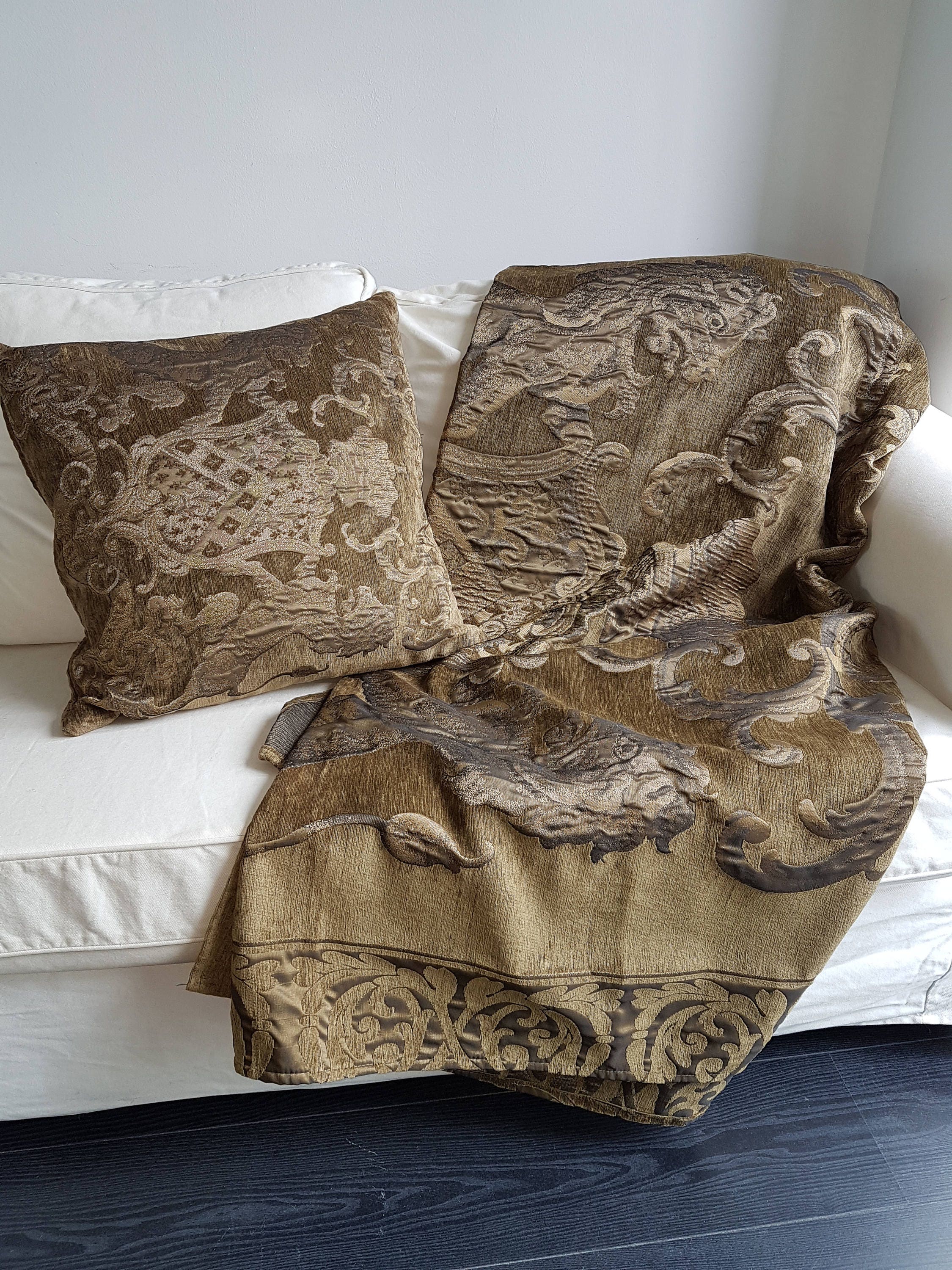 Luxurious Damask Jacquard Sofa Blanket Throw with matching