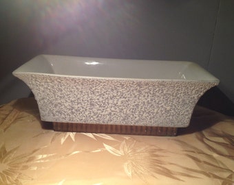 1950's Shawnee Pottery "Chantilly" White and Grey Confetti Glaze Planter/Fruit Bowl with gold base
