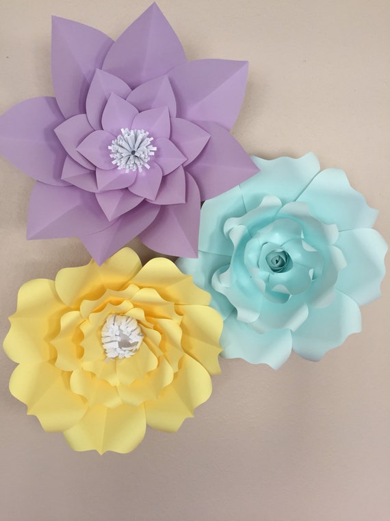 Paper flower set of 3