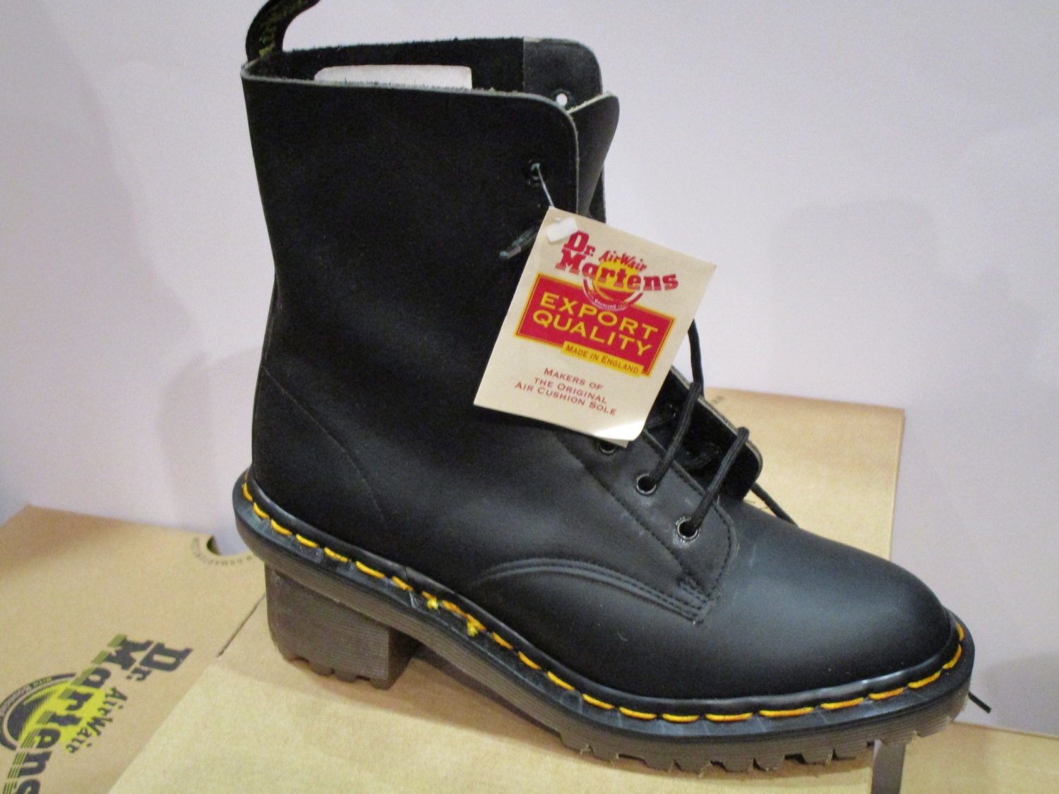 Doc Martens 8 holes Black greasy leather