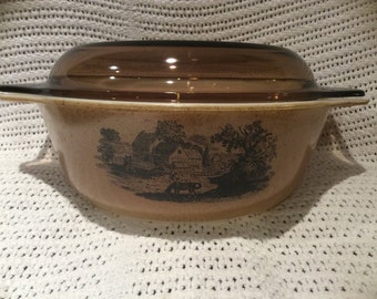 Pyrex Mill Casserole Dish 2.5 pint 1980's