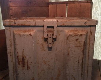 Military Ammunition Box/Military box/Ammo box/Metal Box/Metal Ammo Box/Military Ammo Box/Navy Box/Old Ammo Box/Vintage Military/Ammo/Metal