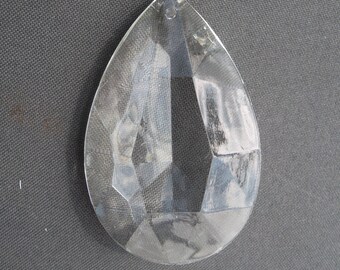 A pretty 1 glass 63mm (2 1/2inch.) Pear chandelier drops (M63)
