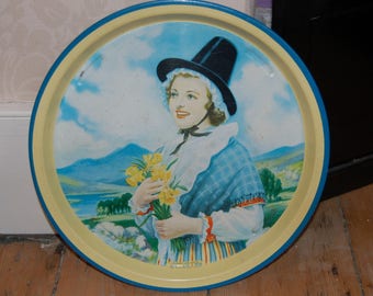 Vintage tin tray Welsh girl with daffodils