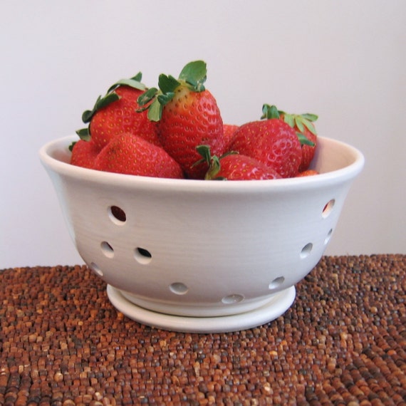 Berry Bowl with Saucer Ceramic Berry Bowl Modern White