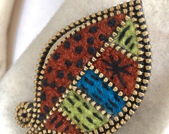 Felt and zipper leaf brooch