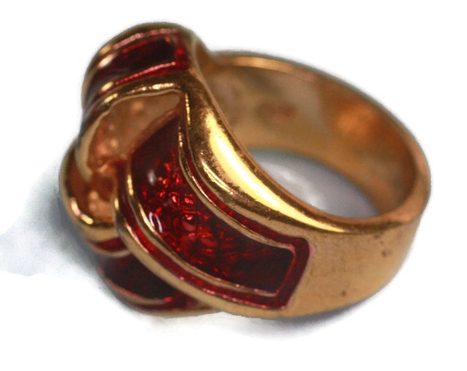 Red Enameled Ring Love Knot Design Gold Tone Vintage Size 6 1/2