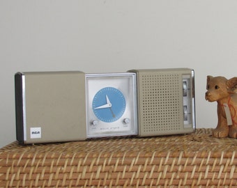 vintage radio alarm clock