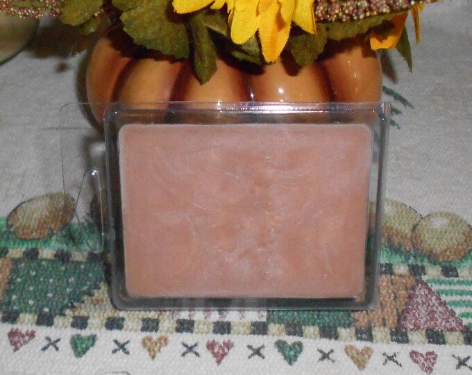 Beautiful Women's Type Scented Break Away Melts in Clam Shell, Soy, Pink, Perfume