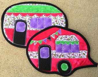 camper, camping, vintage camper, hot pad, pot holder, potholder, kitchen, baking, cooking, pink, purple, housewarming