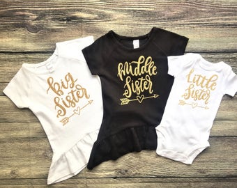 Big Sister Shirt / Middle Sister Shirt / Little Sister onesie® // coming home outfit, family photos, pregnancy announcement, gender reveal