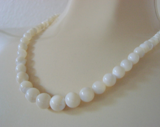 Vintage Natural Mother of Pearl Carved Bead Necklace Graduated Beads