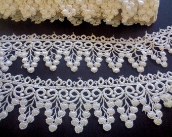 Grapes Venice Lace Trim, Ivory, 2" inch wide, 1 Yard, For Dolls, Apparel, Home Decor, Accessories, Costumes, Victorian Crafts