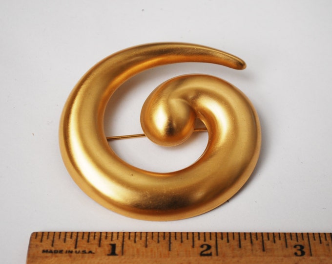 Monet Swirl Brooch - Yellow gold metal - Modern modernistic - signed jewelry Pin