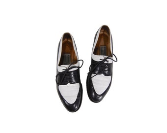 Size 6.5AA Black & White 90's Lace Up Oxford Shoes // Women's Oxford Flats // G511