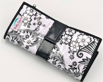 Cute Black and White Oilcloth Envelope System Wallet for Dave Ramsey Cash Budgeting and Extreme Couponing