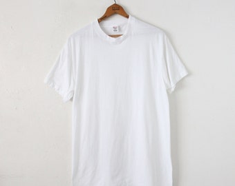 LARGE Vintage Hanes Classic 100% Cotton T-Shirt