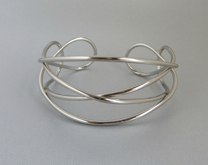 Modernist Abstract Silvertone Bracelet, Vintage Interlocking Loops Cuff