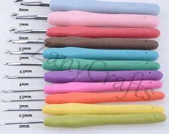5% OFF! Set 0f 11 Aluminium Crochet Hooks With Colour Coded Softgrip Handles in Sizes 2mm-8mm
