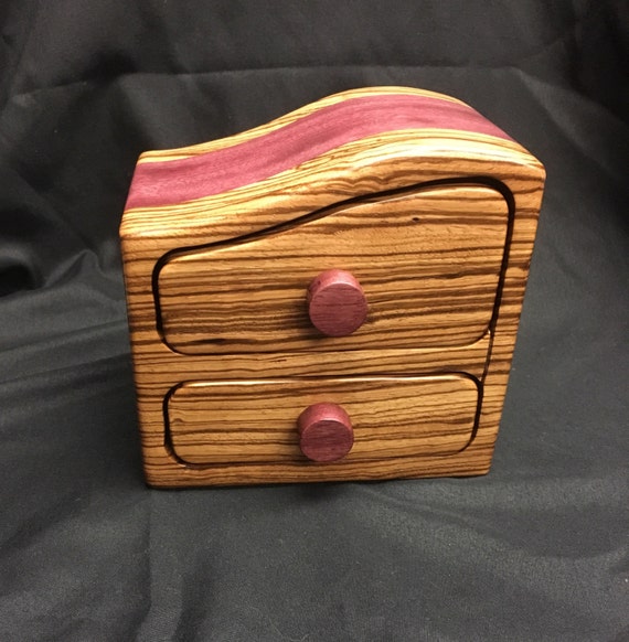 Handcrafted bandsaw jewelry / trinket / stash box