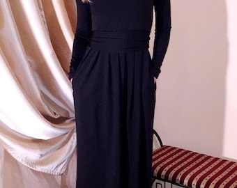 Black Maxi Dress Long Sleeves Round Neckline Pockets