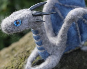 Large Shoulder Dragon, Made to Order! Very lightweight, wearable with invisible shoulder base, you choose the colors!