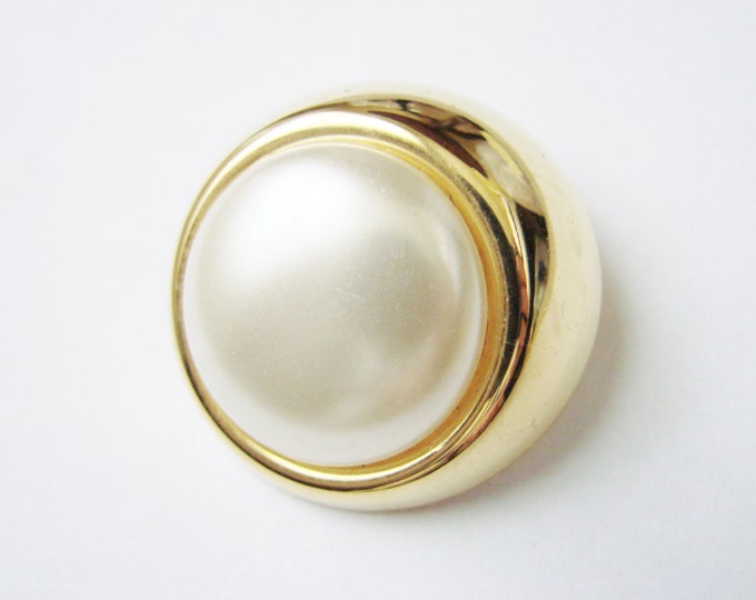 Vintage Cabochon Faux Pearl Modernist Goldtone Brooch / Jewelry / Jewellery