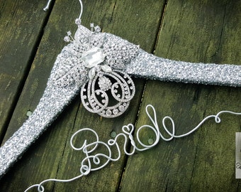 Wedding Dress Hanger - Vintage Brooch Bridal Hanger -Fairytale Wedding -Silver Glitter Wedding Hanger -Original design -Unique Design Hanger