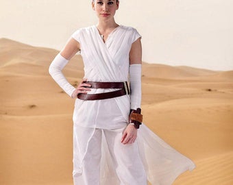 McCall's 7421, Star Wars, Rey, The Force Awakens, Costume Pattern, Cosplay, Tabard, Top, Cropped Pants, Gauntlets, Belt, Cuff, S-XL, UN-CUT