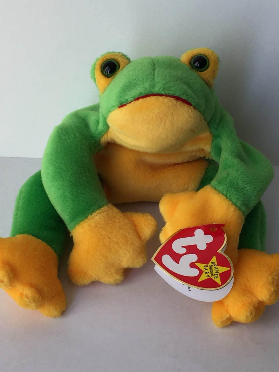 1997 Ty Smoochy Frog Retired Beanie Baby Collectible with