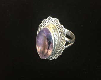 Sterling silver amethyst ring, Size 7.5, weight 6.4 grams