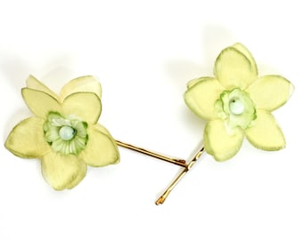 Hair flowers, hair flowers, Bobby pins