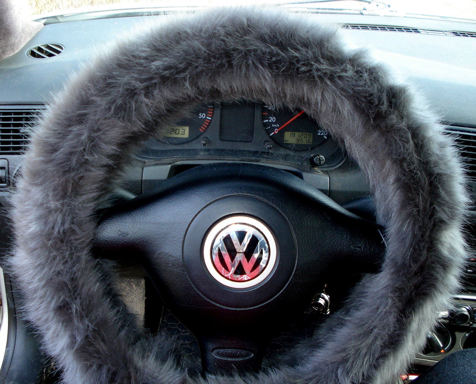 Grey Fuzzy Steering Wheel Cover Car accesories Furry