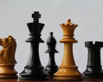Staunton chess set, vintage chess set.