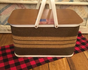 Vintage redmon picnic basket, woven basket, storage, decor, brown, black, tan, lake, boating, camping, lunch, shabby chic, cottage, stacking